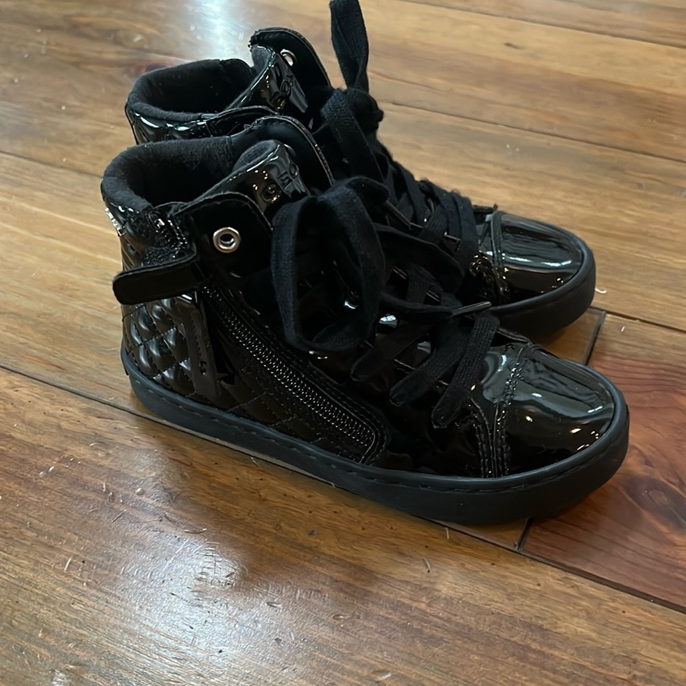 Black oxford kalispera geox in like new condition!